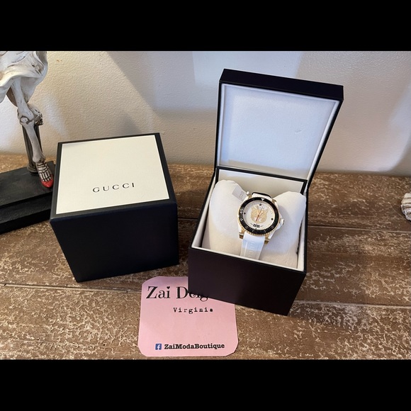 Gucci Dive Watch - Picture 6 of 11